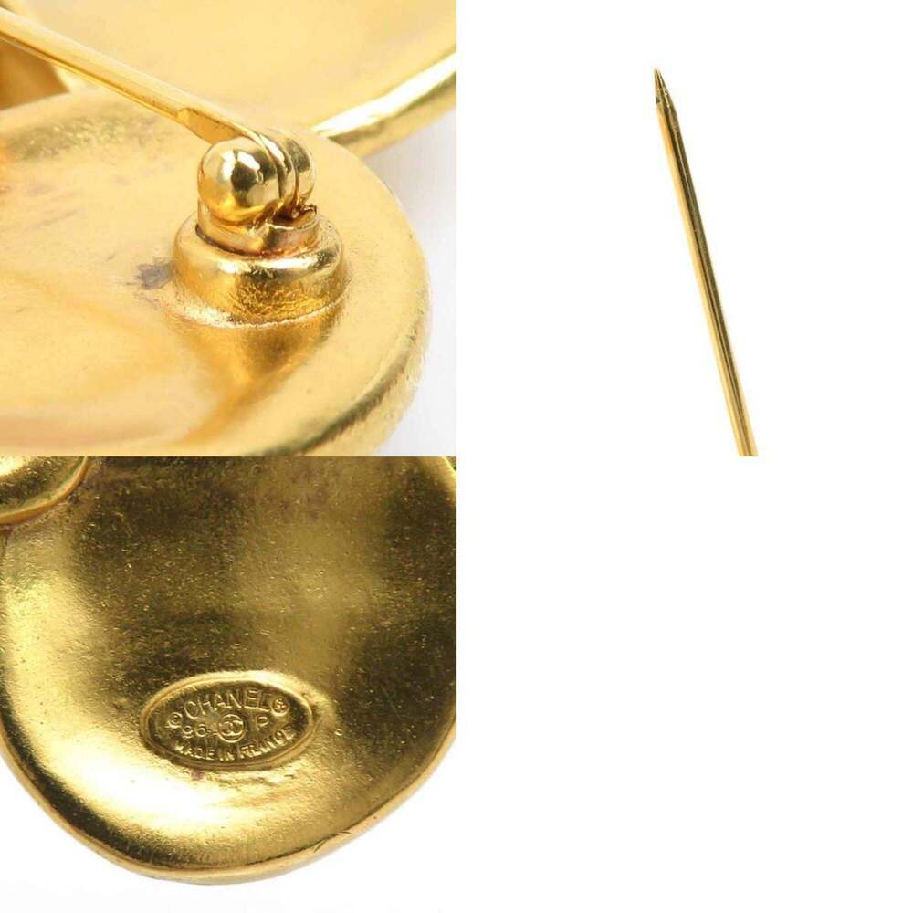 CHANEL Gold Logo Brooch - Picture 5 of 5